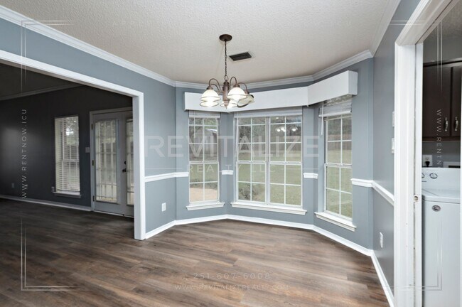 Building Photo - Creole Style 3 Bed 2.5 Bath Home on Oversized Lot