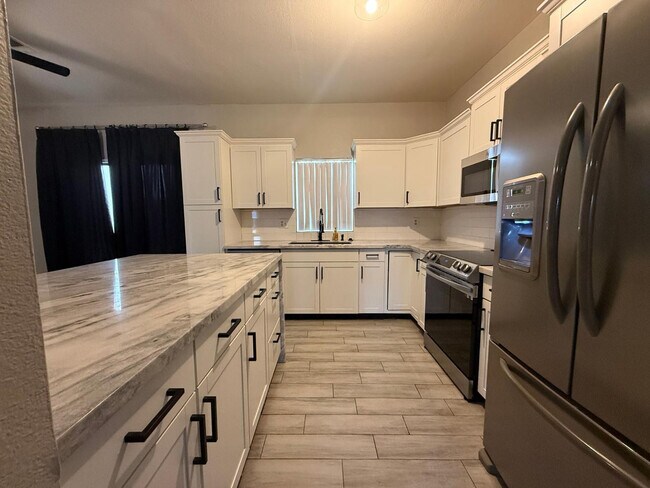 Building Photo - 18626 N 34th Ave