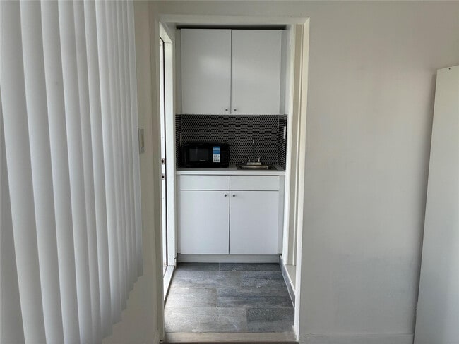 Building Photo - 7309 NW 62nd St