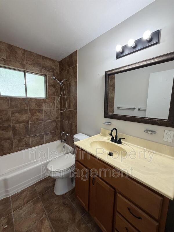Building Photo - 1439 Widefields Ln