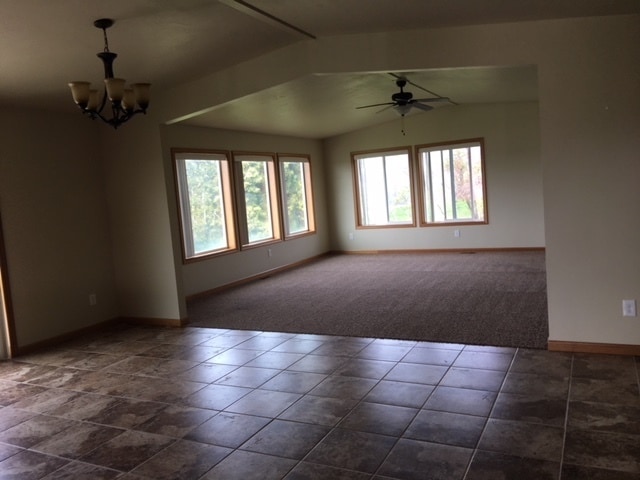 Building Photo - **$300.00 Off 1st Month Rent**3  Bed/2 Bat...