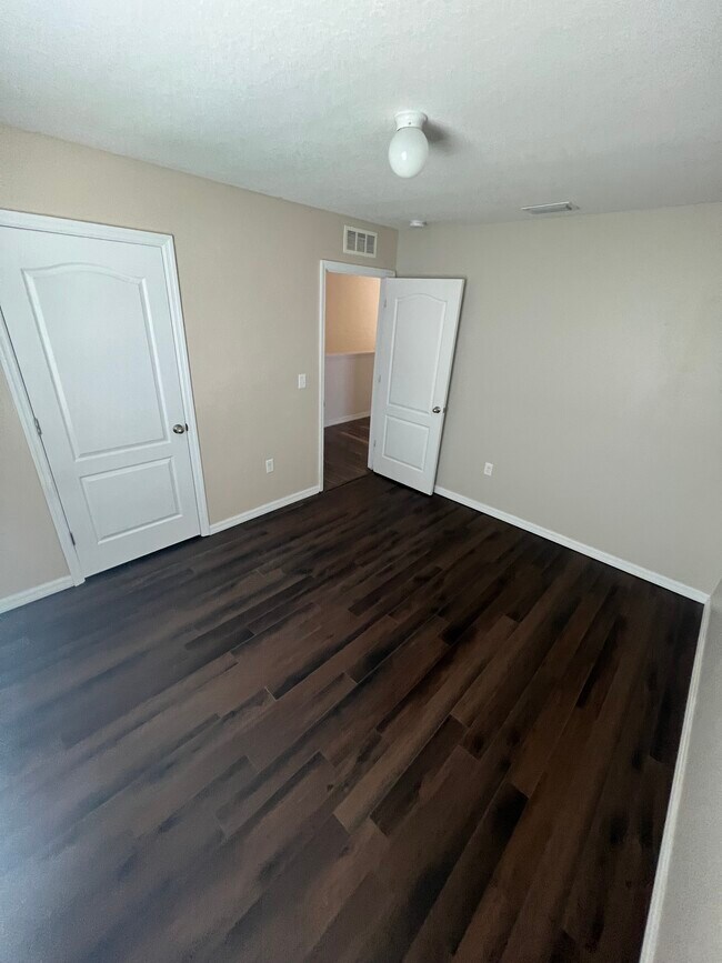 Building Photo - 10536 Rhodine Rd