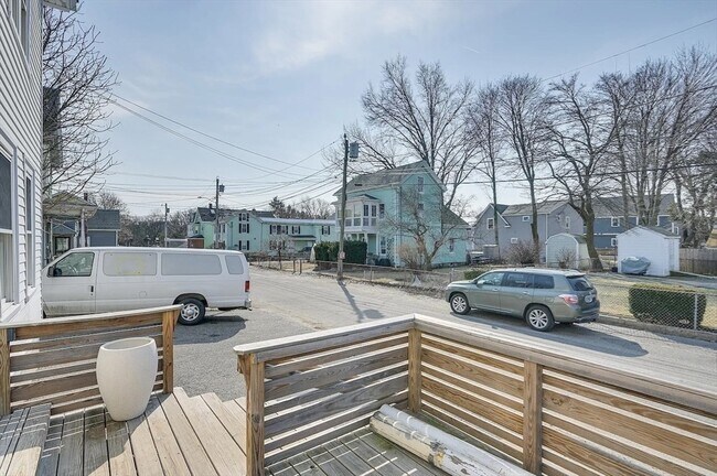 Building Photo - 44 Cottage St