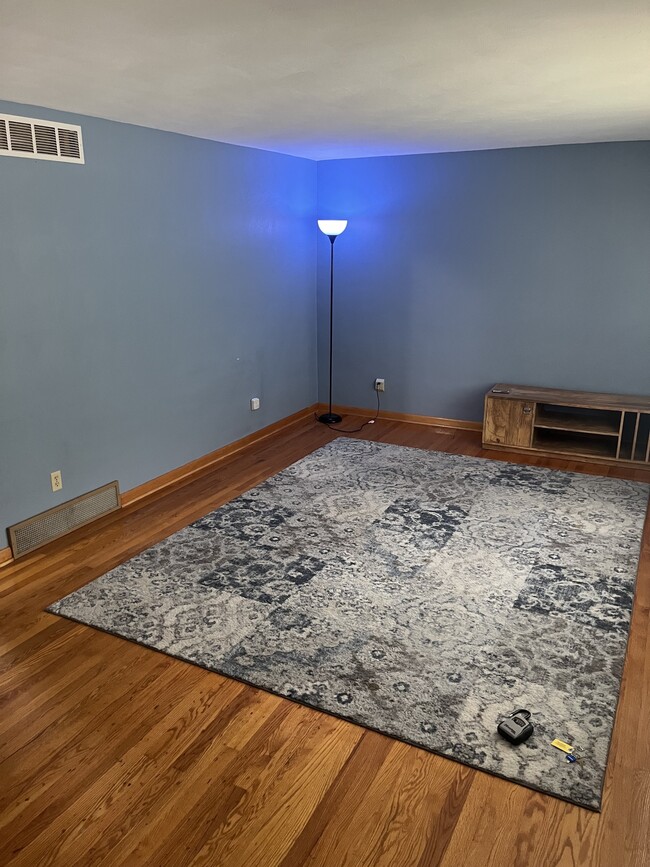 Building Photo - 4281 Middle Urbana Rd