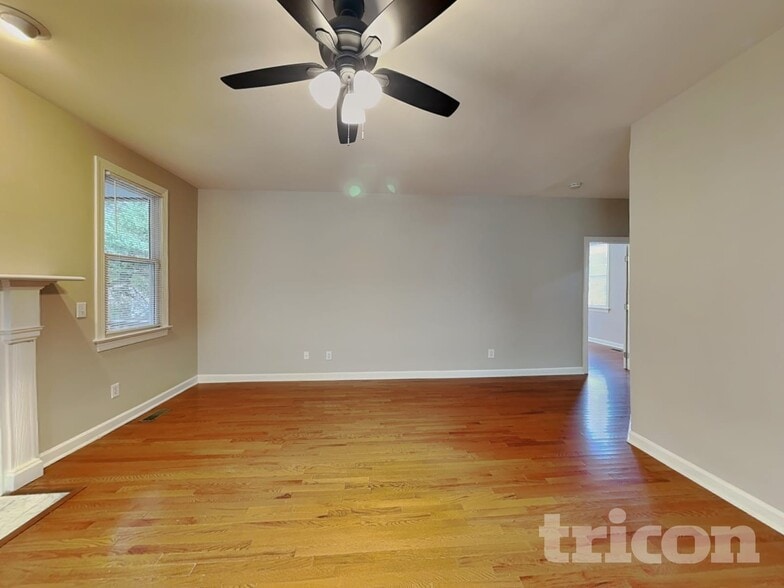 Building Photo - 10301 Sorrills Creek Ln