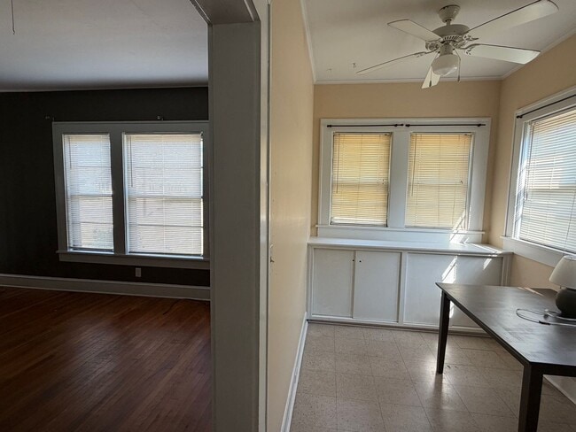 Building Photo - 3432 Broadmoor Blvd