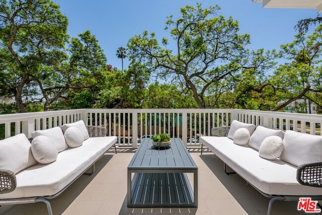 Building Photo - 1600 N Ogden Dr