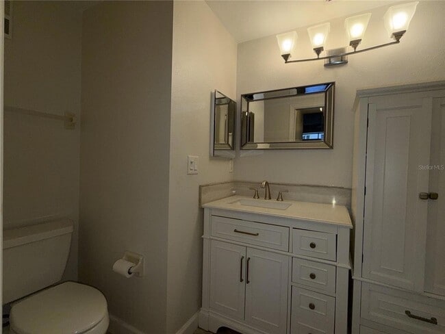 Building Photo - 550 Cranes Way