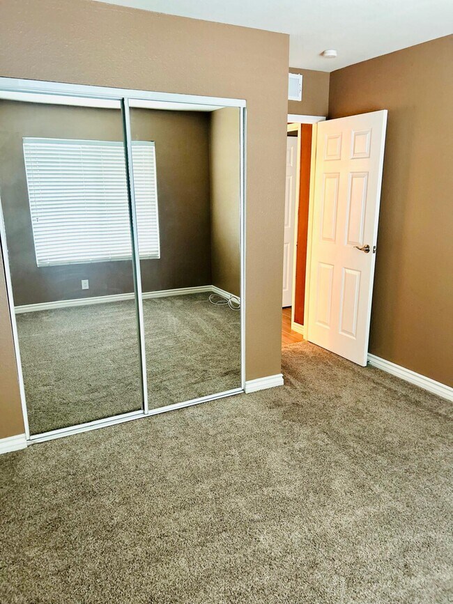 Building Photo - 43376 Cook St