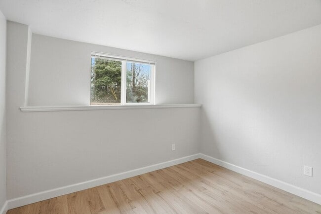 Building Photo - 3440 N Huetter Rd