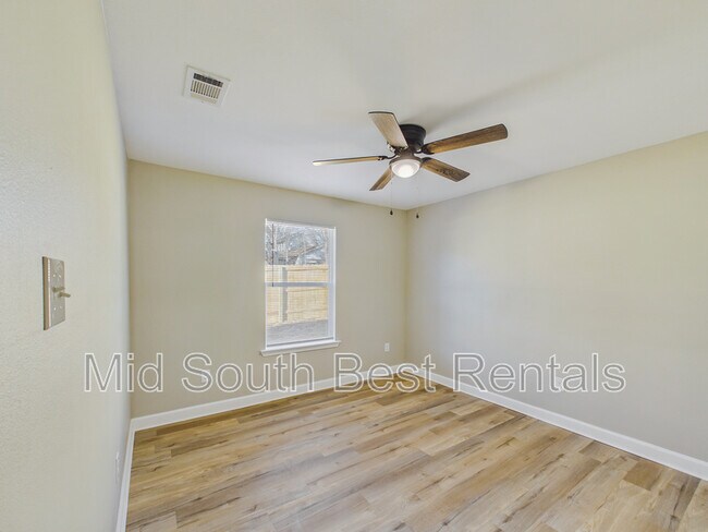 Building Photo - 2113 S Martin St