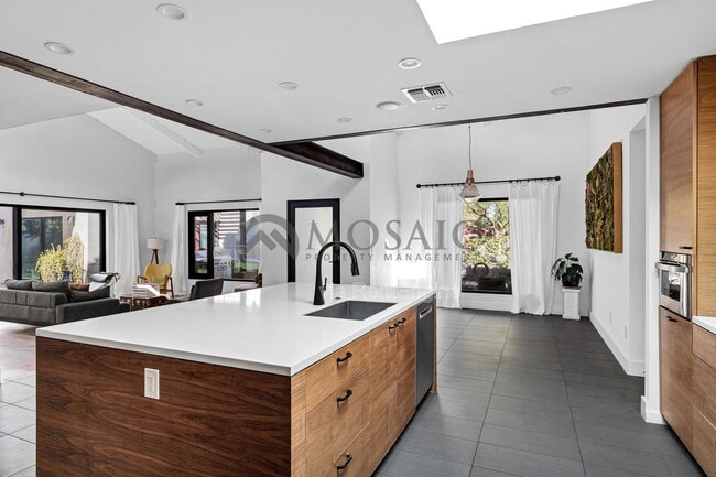 Building Photo - 8413 E Welsh Trail