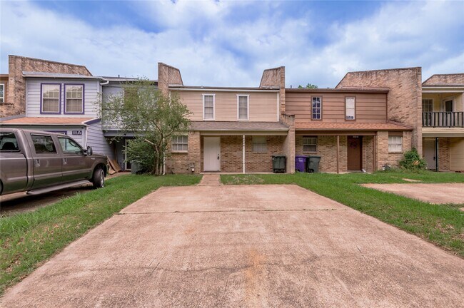 Building Photo - 111B Normal Park Dr