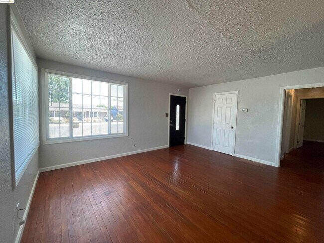 Building Photo - 73 Alvarado Ave