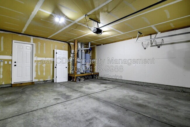 Building Photo - 2675 W Beth Loop