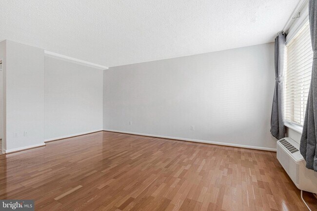 Building Photo - 1730 Arlington Blvd