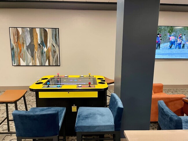 Building Photo - 535 South Park Avenue