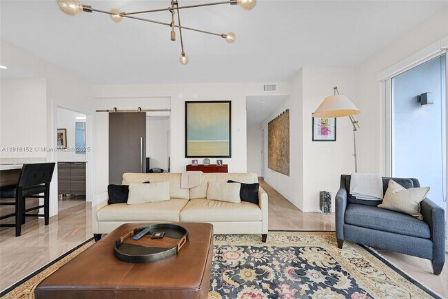 Building Photo - 1900 SE 2nd St