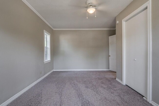Building Photo - Move in specials available!
