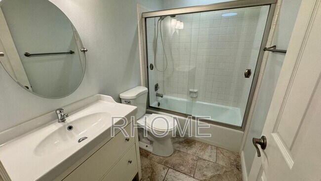 Building Photo - 204 E 735 S