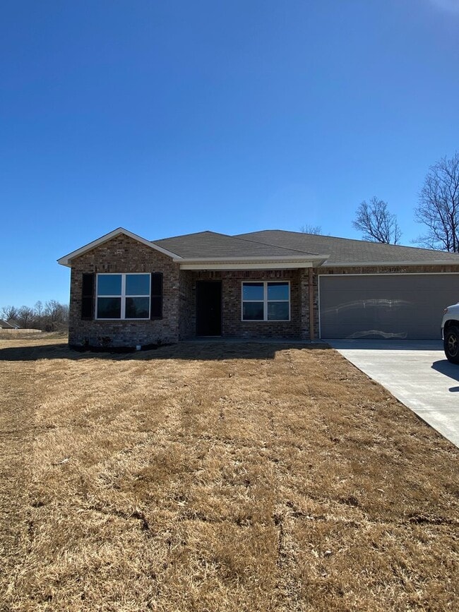 Building Photo - NEW  4bed/2bath Home!!!