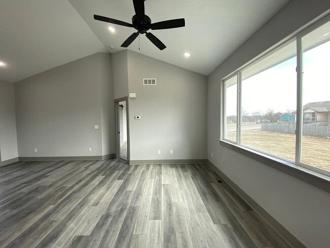 Building Photo - 2279 S Chateau Ct