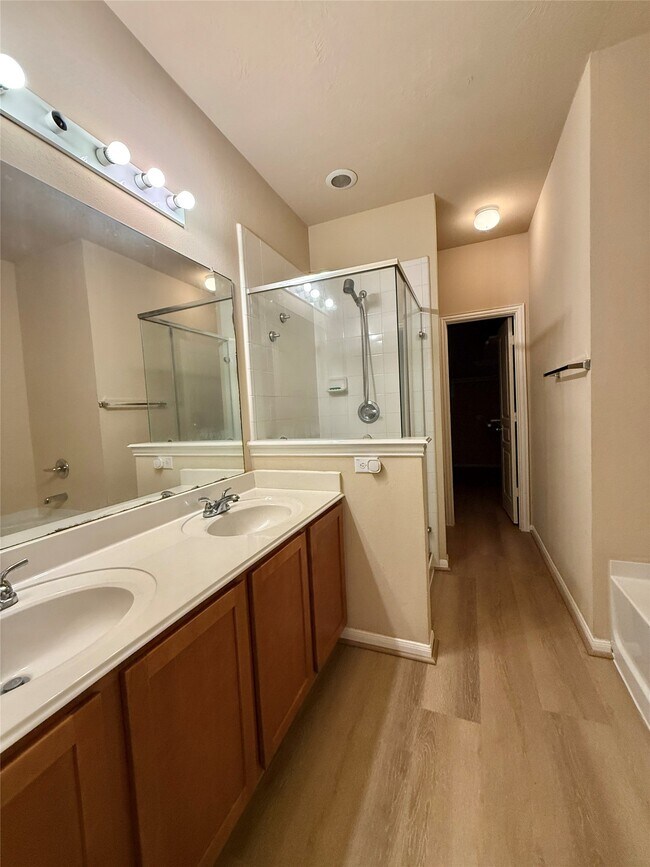 Building Photo - 8206 Malago Point Dr