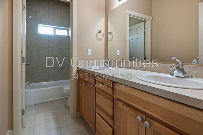 Building Photo - 1413 SW 27th St