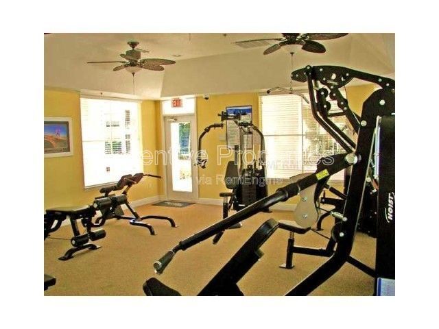 Building Photo - 2533 Grassy Point Dr