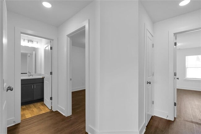 Building Photo - 6433 Scudders Dr