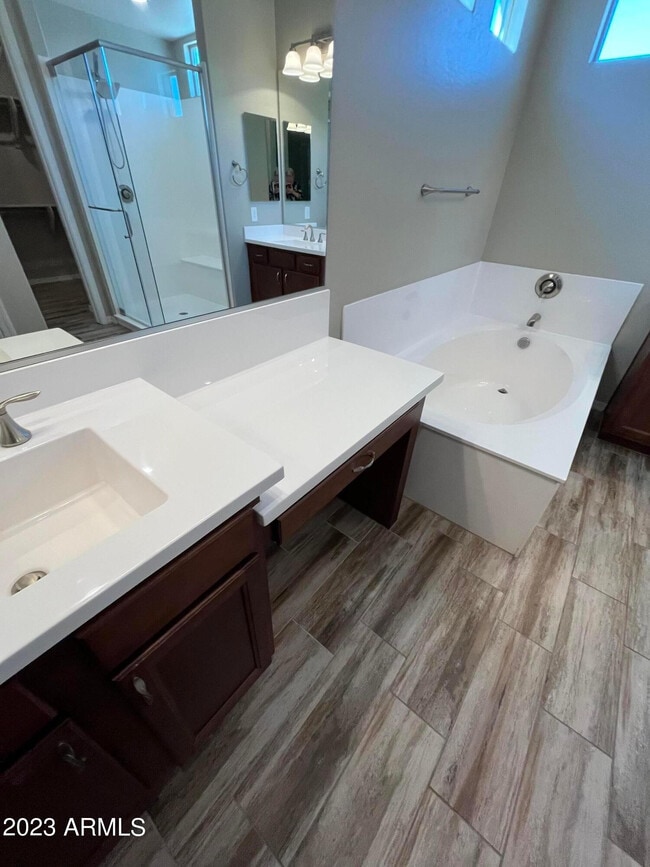 Building Photo - 4225 E Ronald St