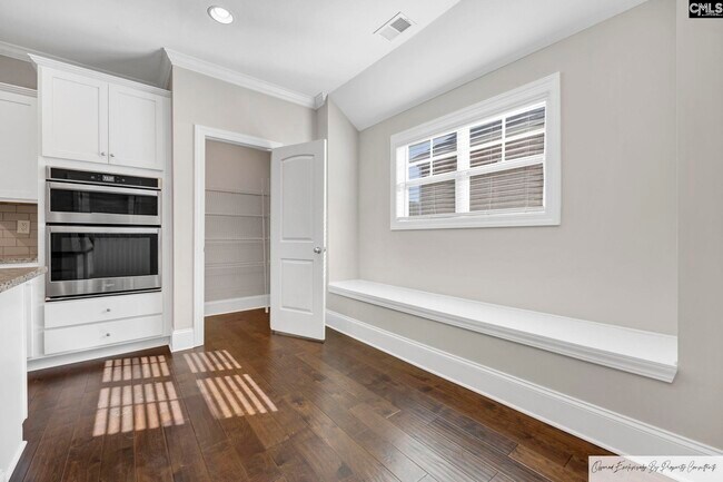 Building Photo - 320 Berlandier Ln