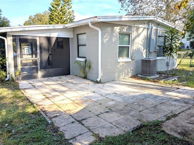 Building Photo - 681 N Wellington Dr