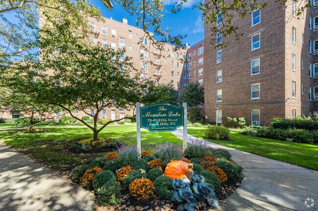 72-61-72-81 113th St - The Meadow Lake