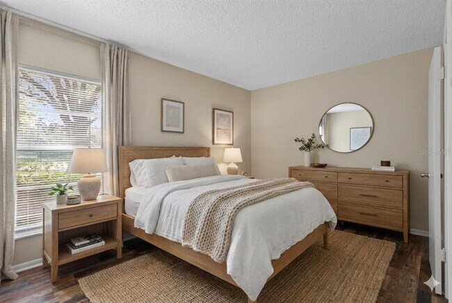 Building Photo - 14419 Hanging Moss Cir