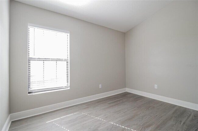 Building Photo - 327 Anchovie Ct