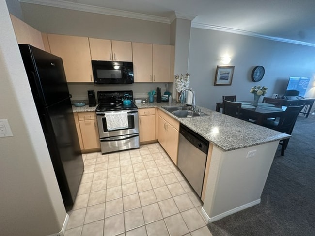 Building Photo - Downtown Fully Furnished 1BR Condo Near Balboa Park with Parking