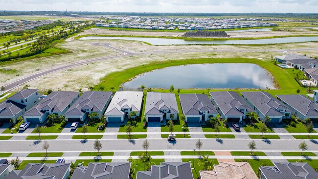 Building Photo - 5576 Captiva Ln