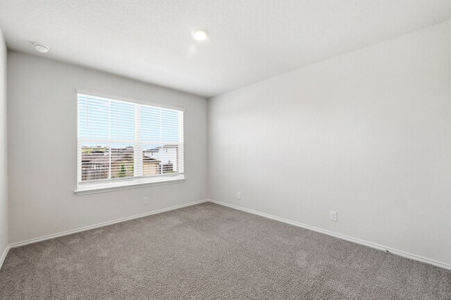 Building Photo - ***MOVE-IN SPECIAL: ONE WEEK FREE***Spacious Two-Story Home with Solar Panels, Luxury Features an...