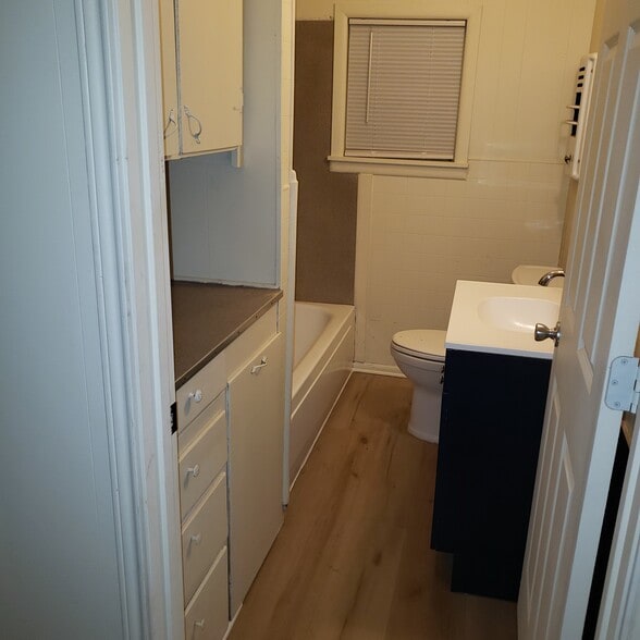 Building Photo - 908 Porter St