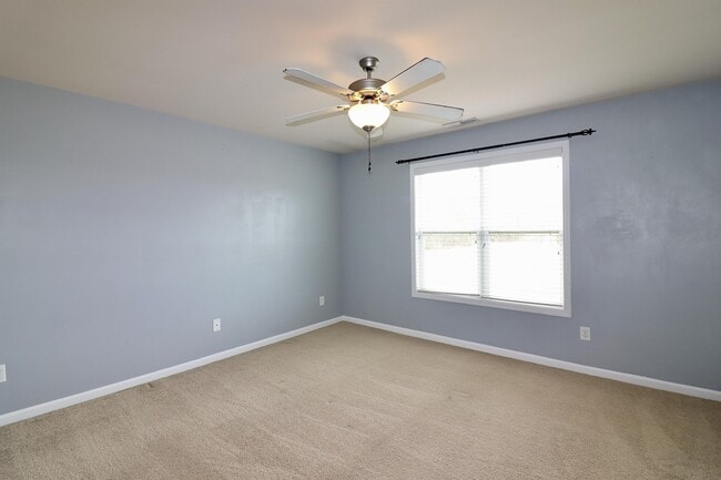 Building Photo - 198 Collinwood Dr