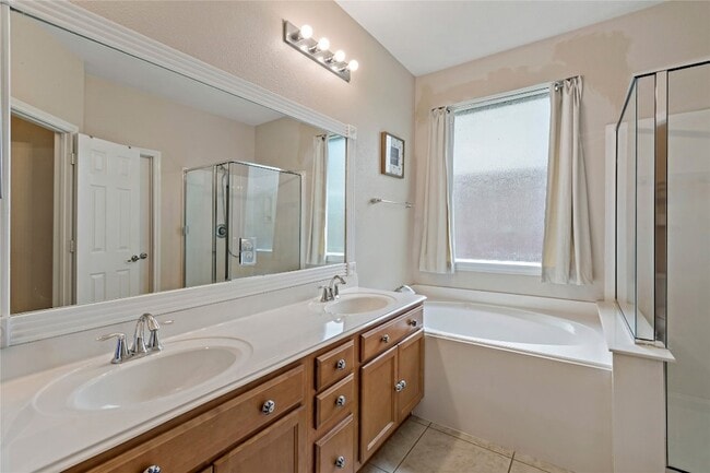 Building Photo - 13601 May Pine Ct