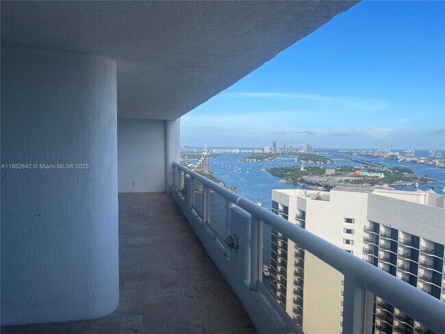 Building Photo - 1717 N Bayshore Dr