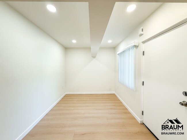 Building Photo - 15634 Leadwell St