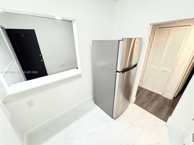 Building Photo - 7435 Byron Ave