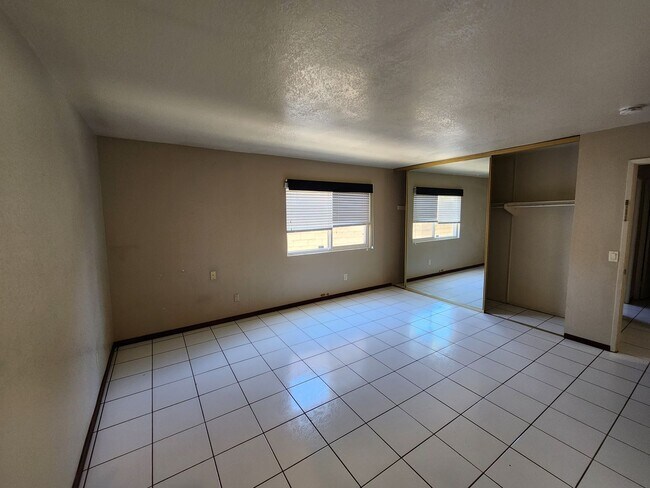 Building Photo - 3BD/2.5BA Single Story Home - 1950 Square ...