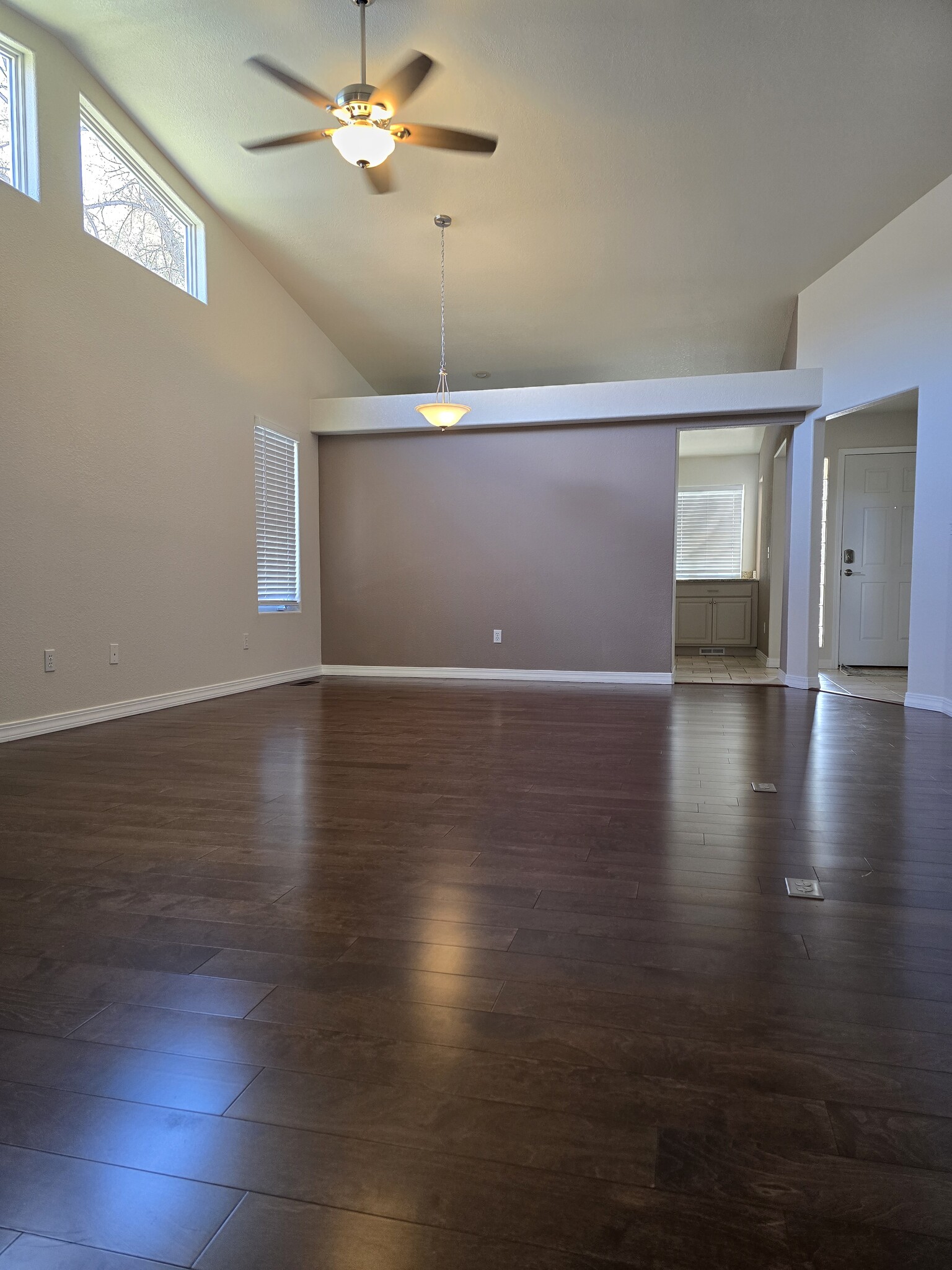 Kitchen entry from living and dining areas - 726 W Tyrolean Ct