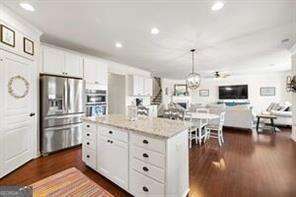 Building Photo - 496 Spring View Dr