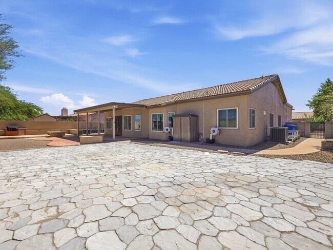 Building Photo - 8647 E Bullrider Pl