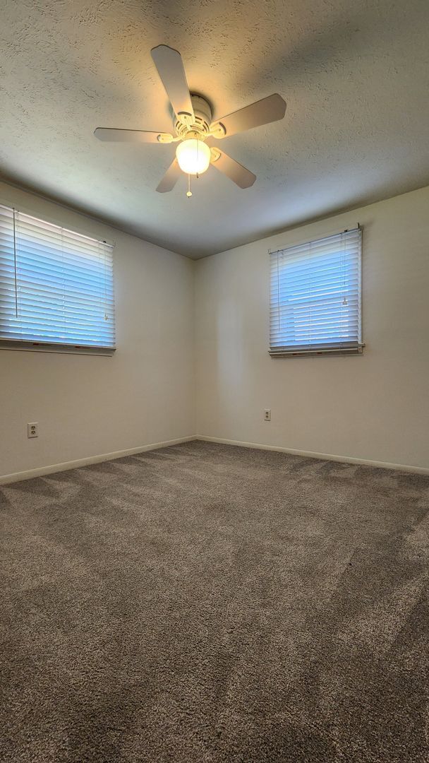 Building Photo - Amazing 3 bedroom Duplex - Super clean and ready to move in!